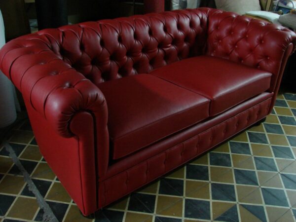 Sillon Sofa Chesterfield Luis XV 2 cuerpos tapizado talampaya - Imagen 3